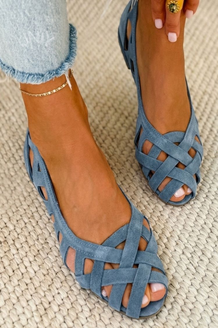 Sandales tressées Caterina Danoir Paris en violet, parfaites pour l'été, avec semelle en cuir et design élégant.
