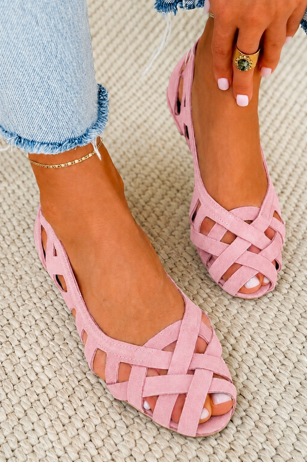 Sandales tressées Caterina Danoir Paris pour l'été, en violet, avec semelle en cuir et design élégant.