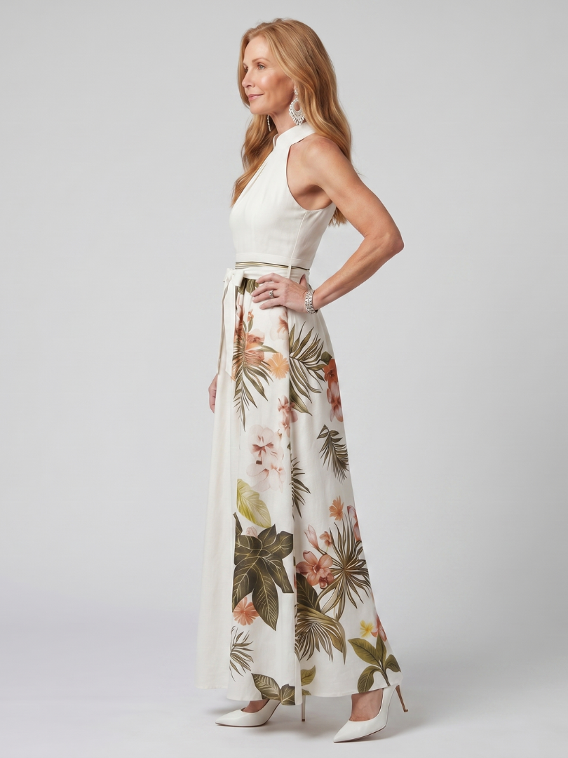 Robe longue maxi blanche Danoir Paris Meadow avec décolleté halter drapé et panneaux botaniques, élégante et fluide.
