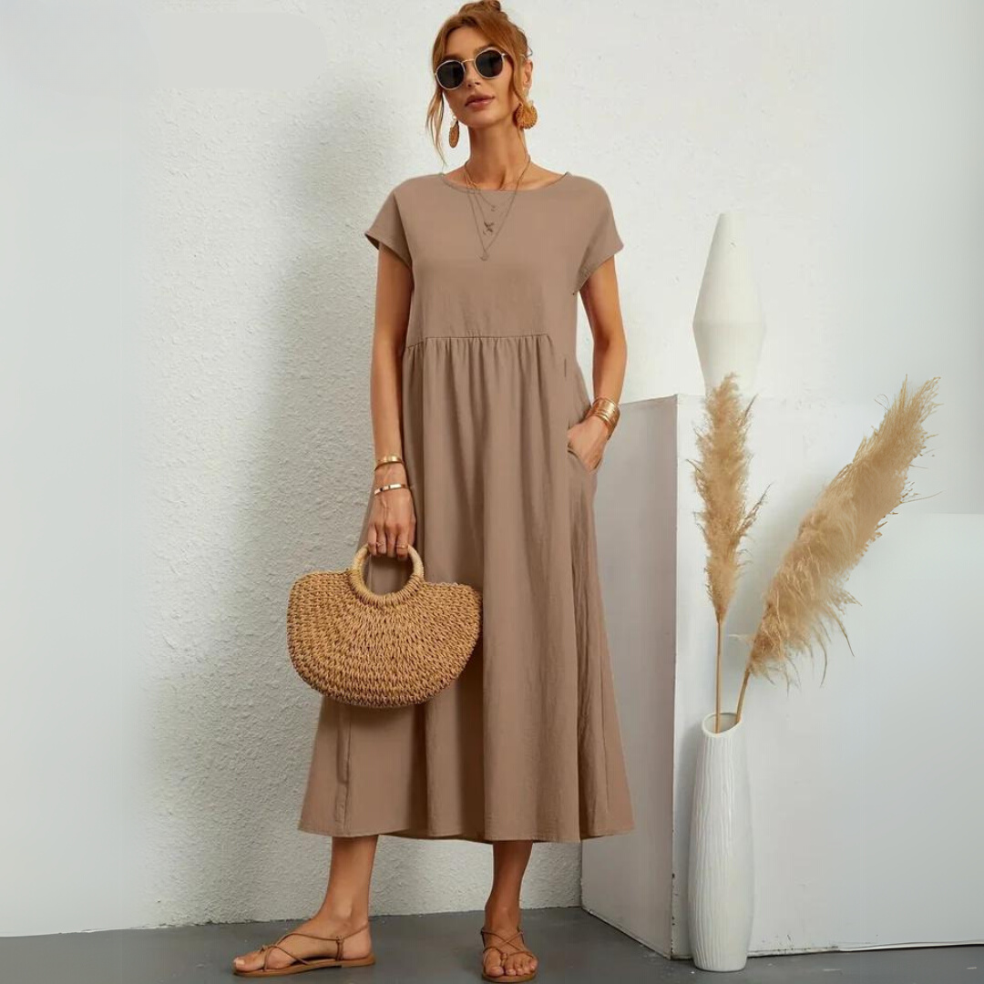 Robe midi décontractée en coton blanche Isla pour femme, Danoir Paris, avec coupe confortable et style décontracté.