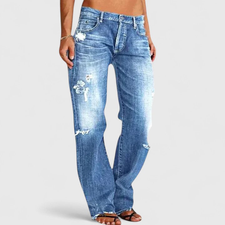 Pantalons femme Danoir Paris Lianette en jean bleu élégant pour femmes, détail du tissu et coupe moderne.