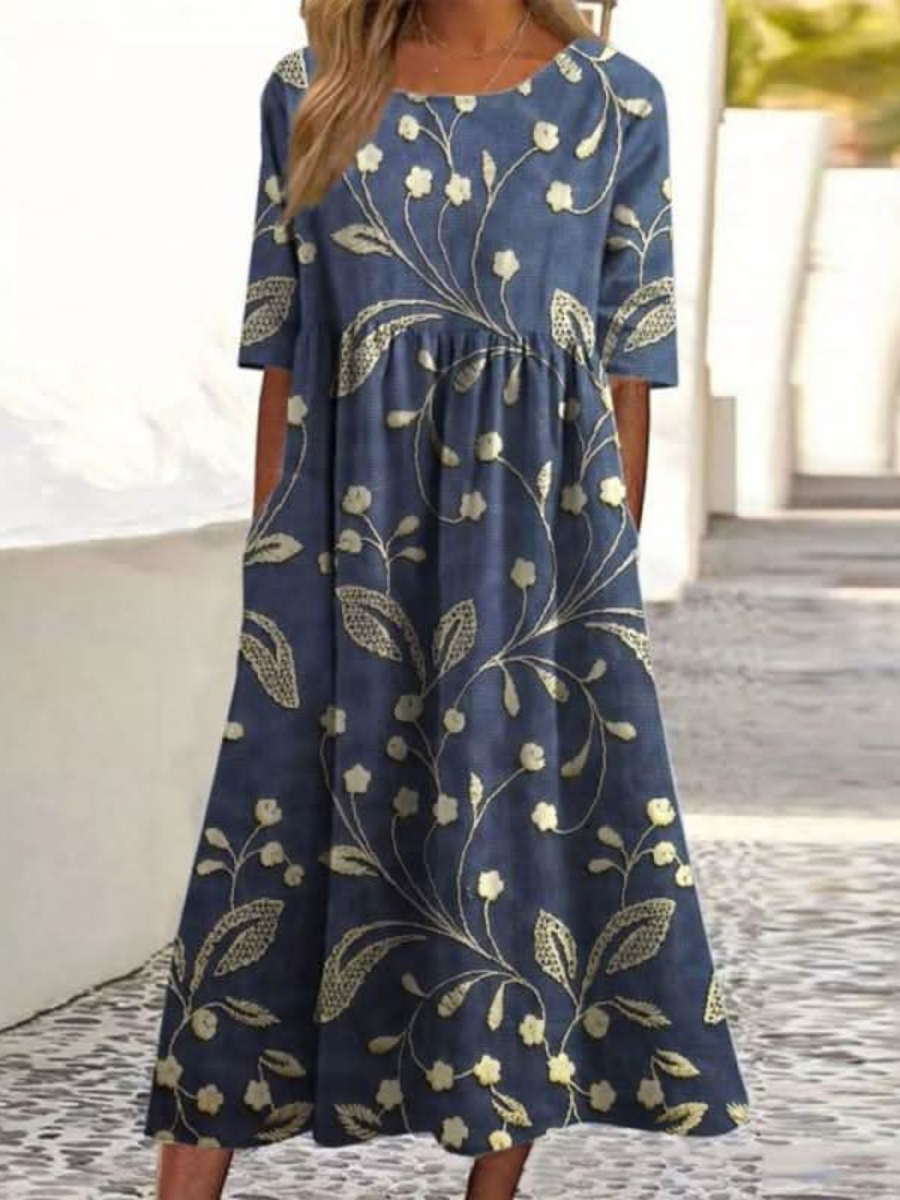 Robe midi décontractée pour femme LAARNI™ de Danoir Paris en bleu marine, tissu fluide et coupe confortable.