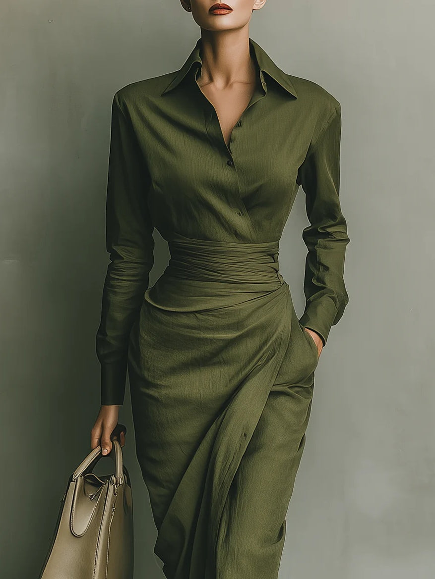 Robe croisée Danoir Paris Kaelynne avec col délicat, tissu léger et coupe élégante, vue de face.