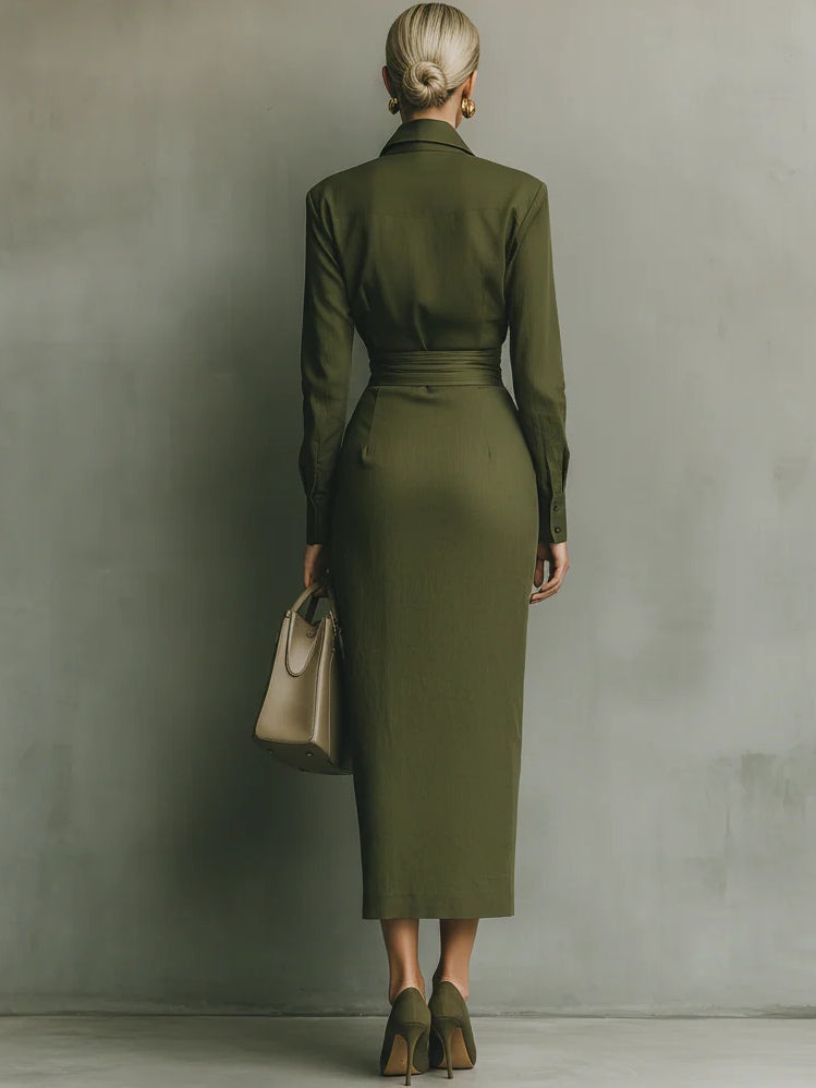 Robe croisée Danoir Paris Kaelynne avec col délicat, coupe élégante, tissu léger, portée élégante pour femmes.