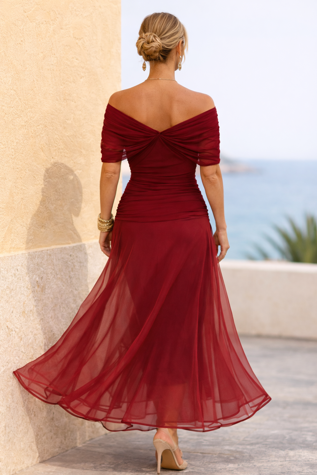 Robe longue Danoir Paris MARELLA, style maxi, en tissu vert bouteille avec détails élégants, vue de face sur mannequin.