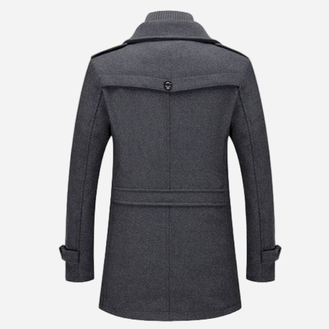 Veste d’hiver élégante Danoir Paris en noir, vêtement chaud avec coupe sophistiquée, vue de face sur fond blanc