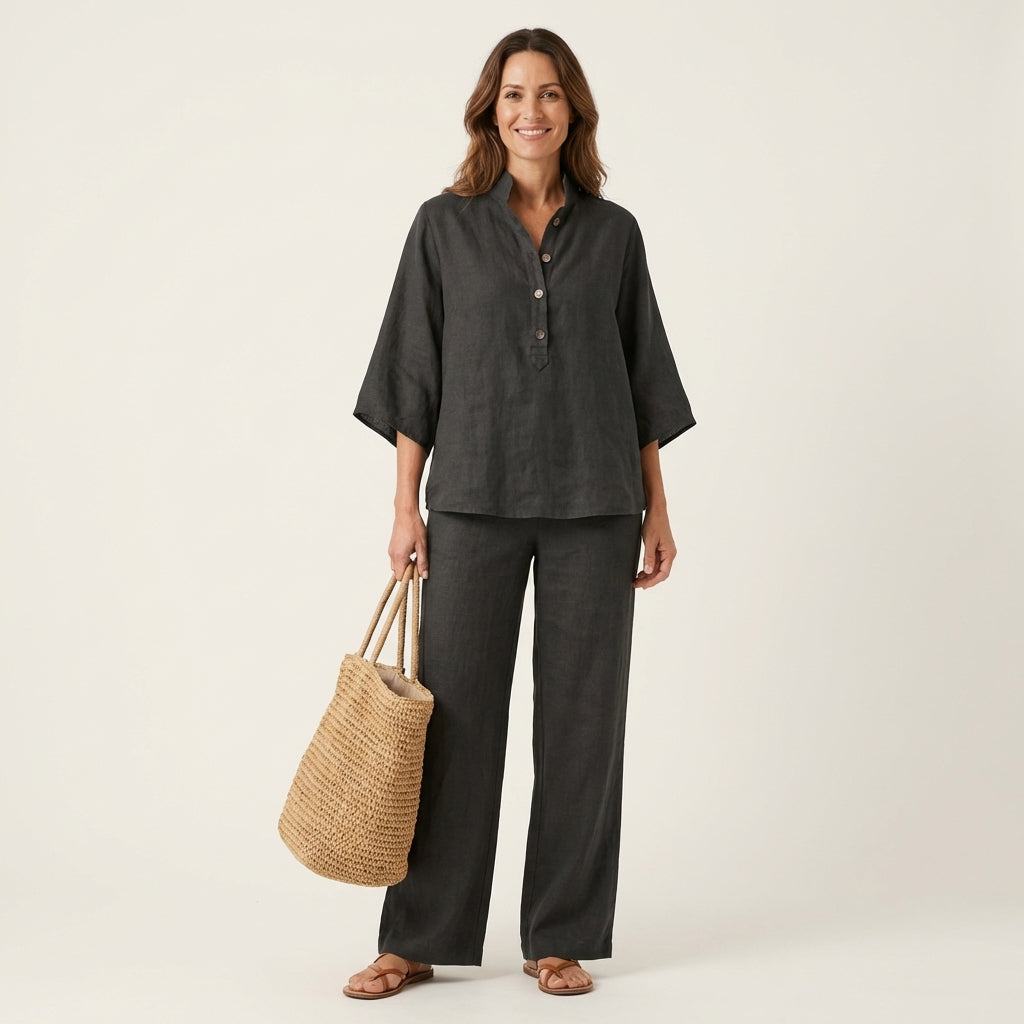 Ensemble deux pièces Zerah Danoir Paris, vêtement féminin avec haut et pantalon en tissu doux, porté par un mannequin.