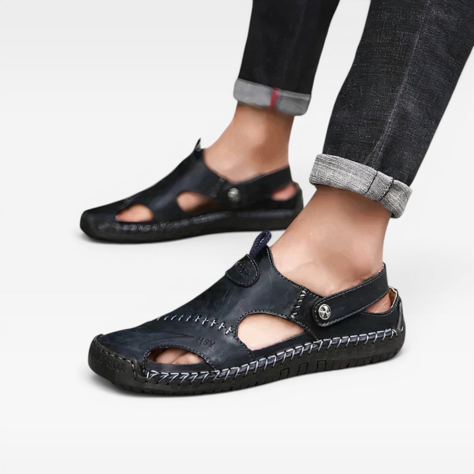 Sandales de pêcheur en cuir pour hommes Danoir Paris, style classique à bout fermé avec boucle réglable, chaussure confortable.