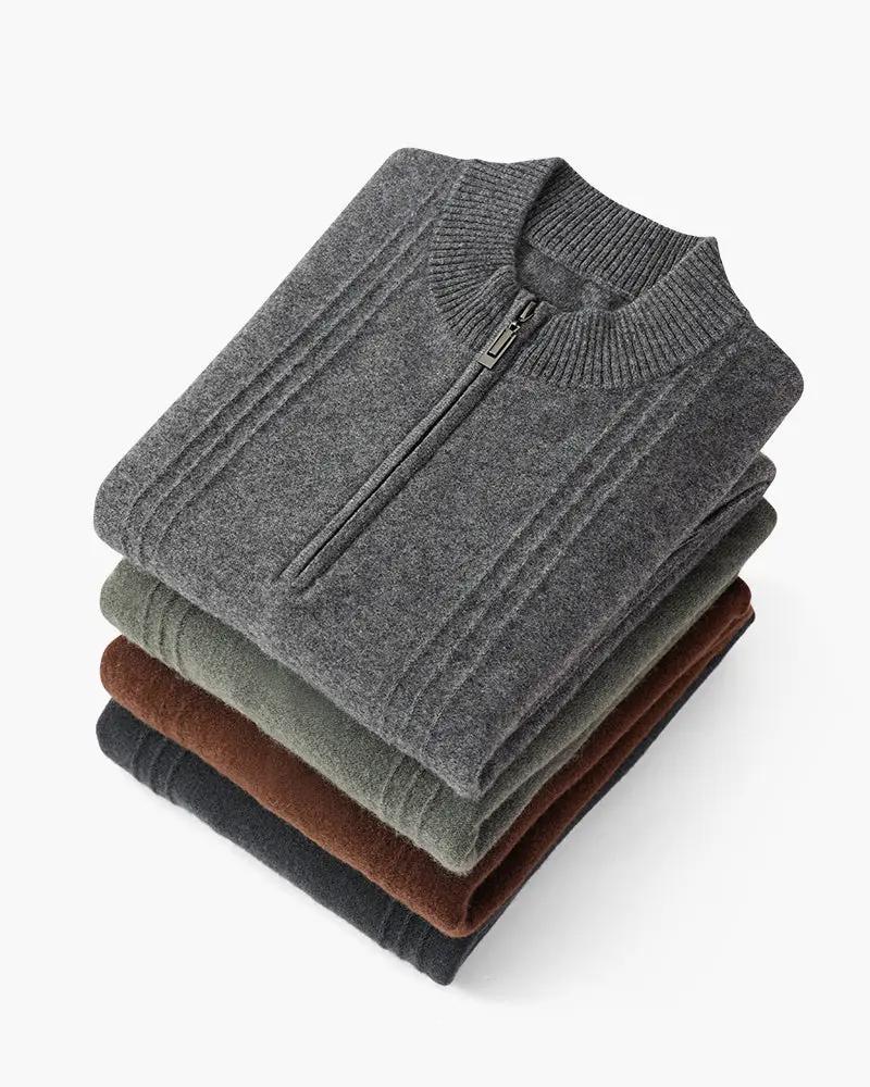 Pull en cachemire beige pour homme Old Money avec col ras-du-cou en maille côtelée et fermeture éclair half-zip.