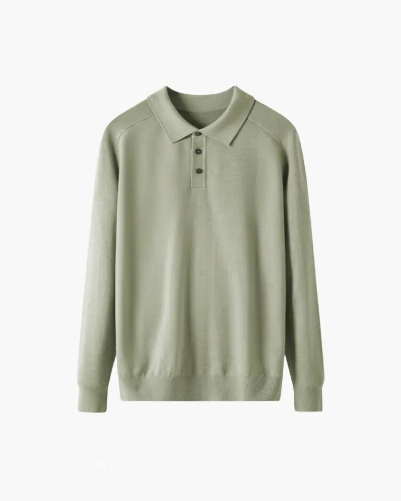 Polo en laine 100 % premium Old Money de couleur beige, coupe ajustée, porté sur mannequin.
