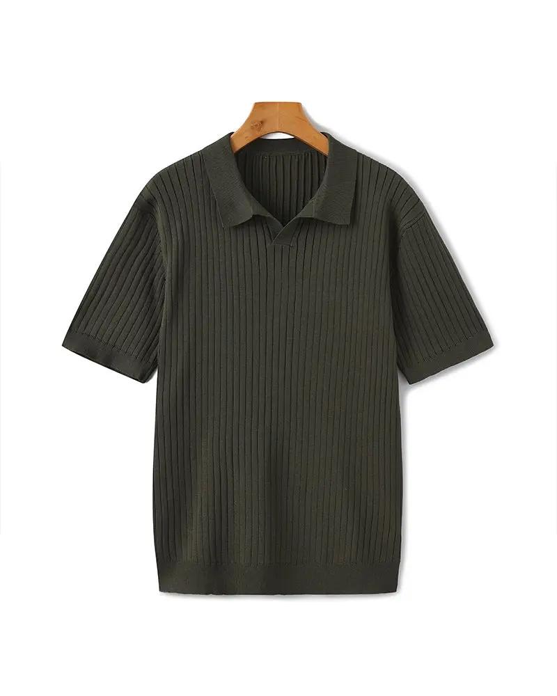 Polo côtelé beige Old Money pour homme, coupe ajustée, avec col classique et boutons.