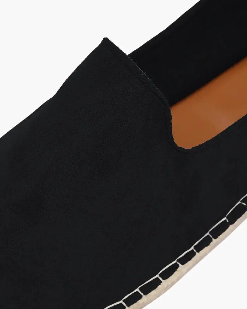 Espadrilles Soho de la marque Old Money en noir, vue de face, avec semelle en corde et design élégant pour l'été.