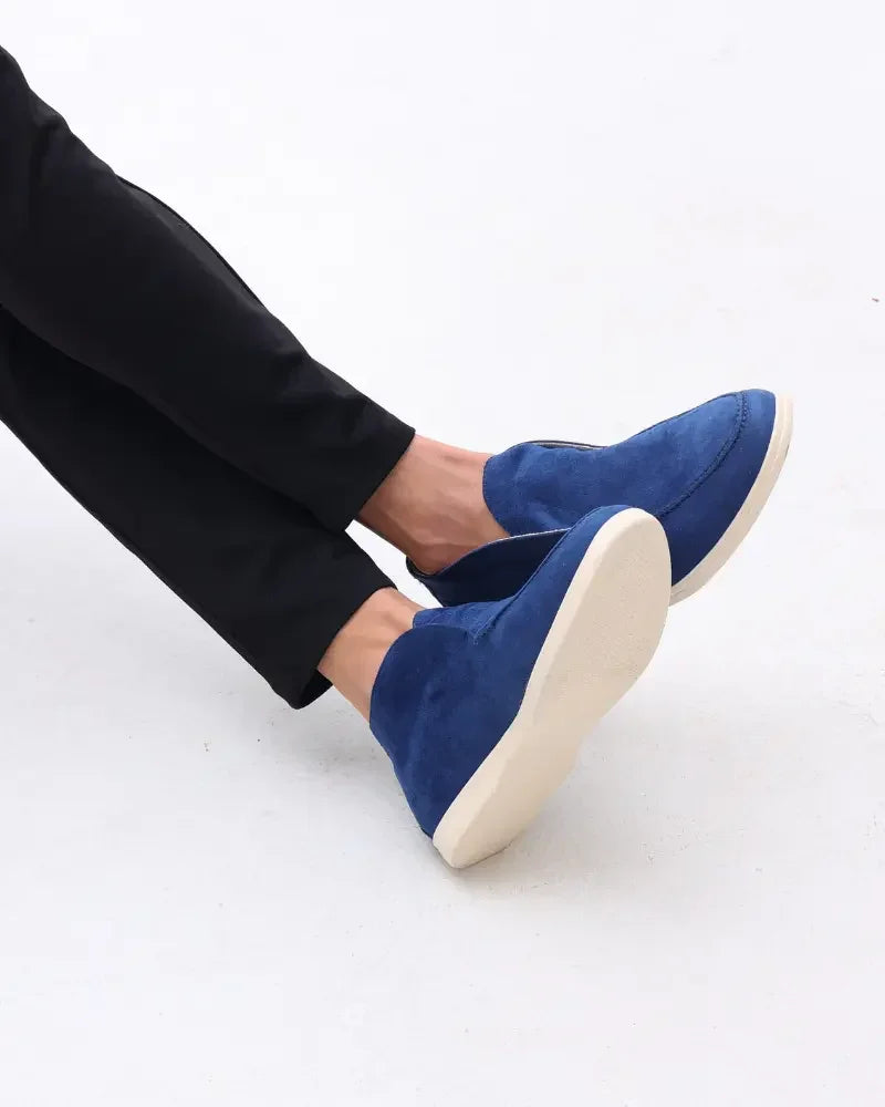 Mocassins en daim noir Old Money High, taille EU 39, pour homme, vue de face, détail du tissu en daim.