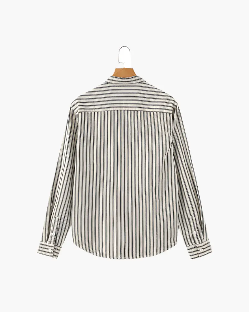 Chemise à rayures pour homme Old Money, tissu brun et blanc, col classique, manche longue, élégance intemporelle.