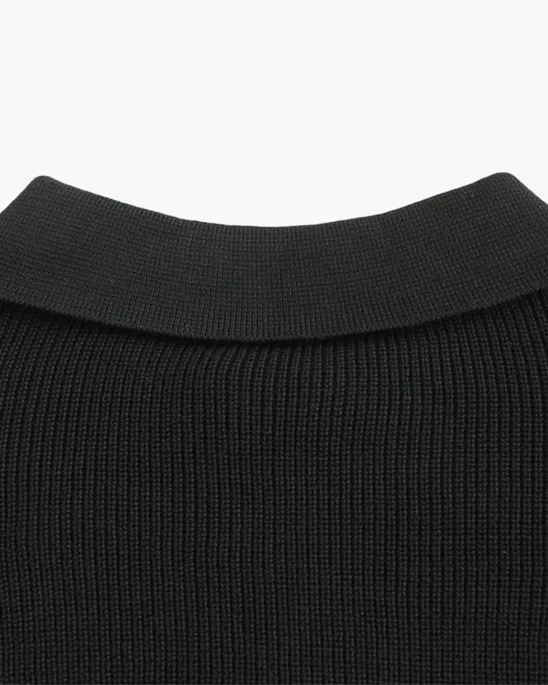 Pull en laine gris foncé Old Money Cesare à demi-zip, coupe classique avec col montant et manches longues.
