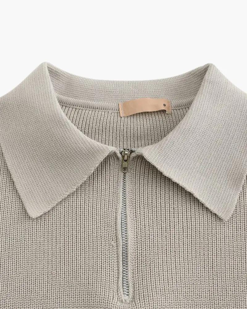 Pull à mi-zip Old Money Cesare en gris foncé, finition élégante, en laine douce, pour un style décontracté et sophistiqué.