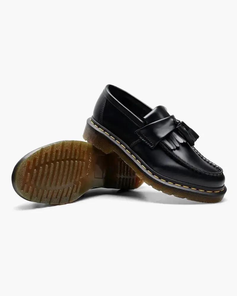 Mocassins en cuir Old Money avec détail de nœud, chaussures élégantes pour hommes, finition raffinée et style classique.