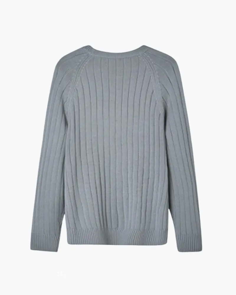Pull en laine 100% de haute qualité de la marque Old Money, gris, taille XS, détails confort et élégance visible.
