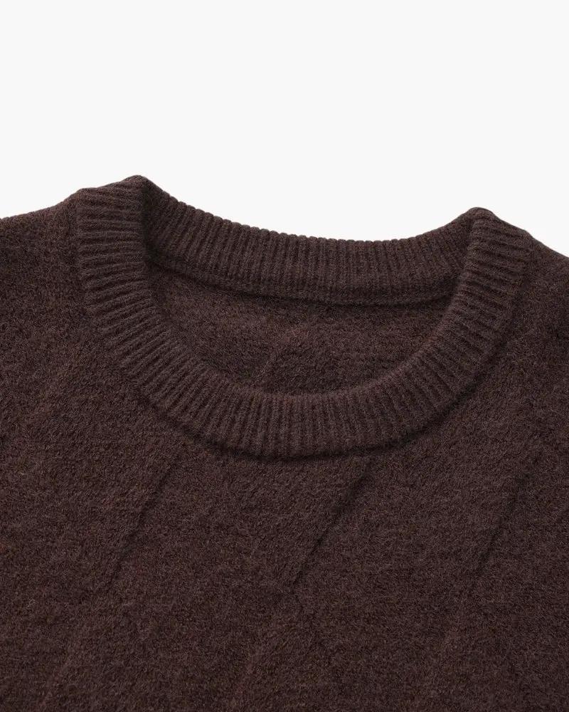 Pull en maille diamant Old Money blanc ivoire, col rond, coupe ajustée, porté seul pour un style élégant et confortable.