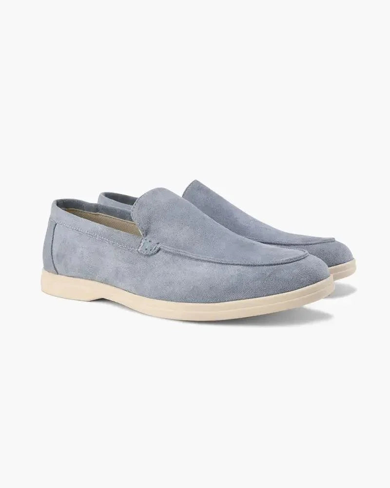 Mocassins en daim Old Money de couleur moka, taille 39 EU, vue de face, avec semelle en caoutchouc et design classique.