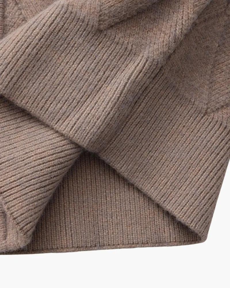 Gilet en maille Diamond Heritage de Old Money, couleur mocha, coupe XS, avec fermeture éclair et design classique.
