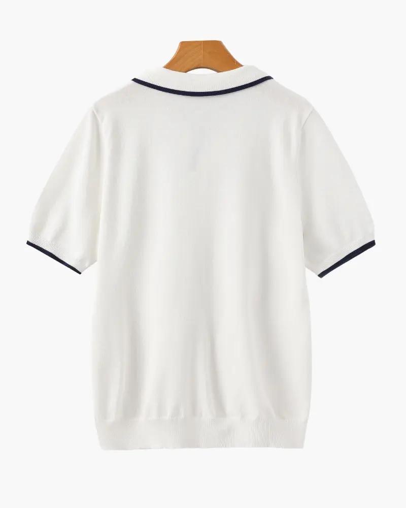 Polo Monaco Edge Old Money en marine, taille XS, avec col classique et logo brodé, porté sur un mannequin.