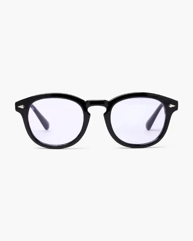 Lunettes teintées Old Money transparentes, style vintage, avec monture fine et verres foncés, pour un look élégant et discret.