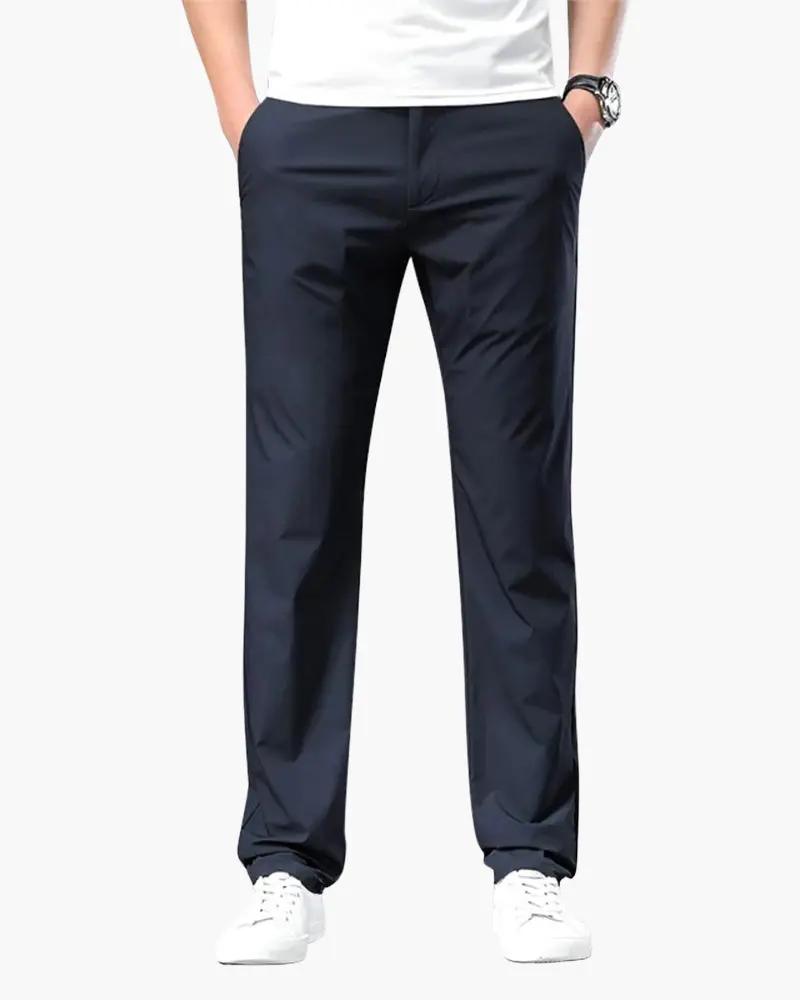 Pantalons chino Porto Old Money blancs, coupe classique, vue de face sur un fond neutre.