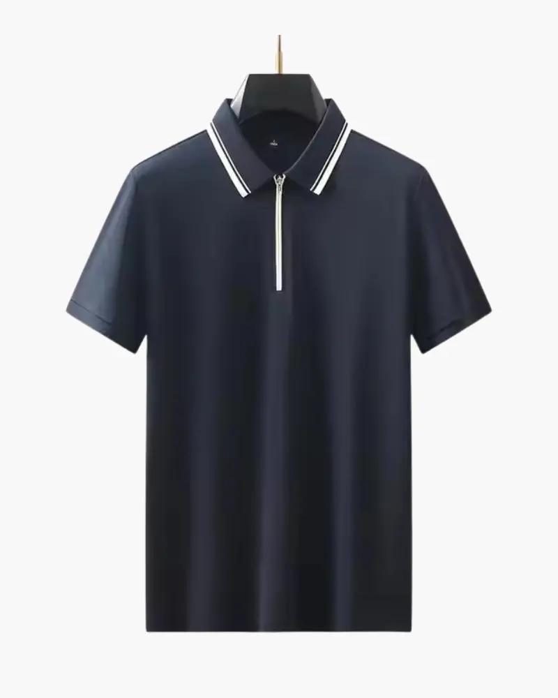 Polo zippé Ridgeway Old Money blanc pour homme, coupe ajustée, en tissu doux, vue de face.