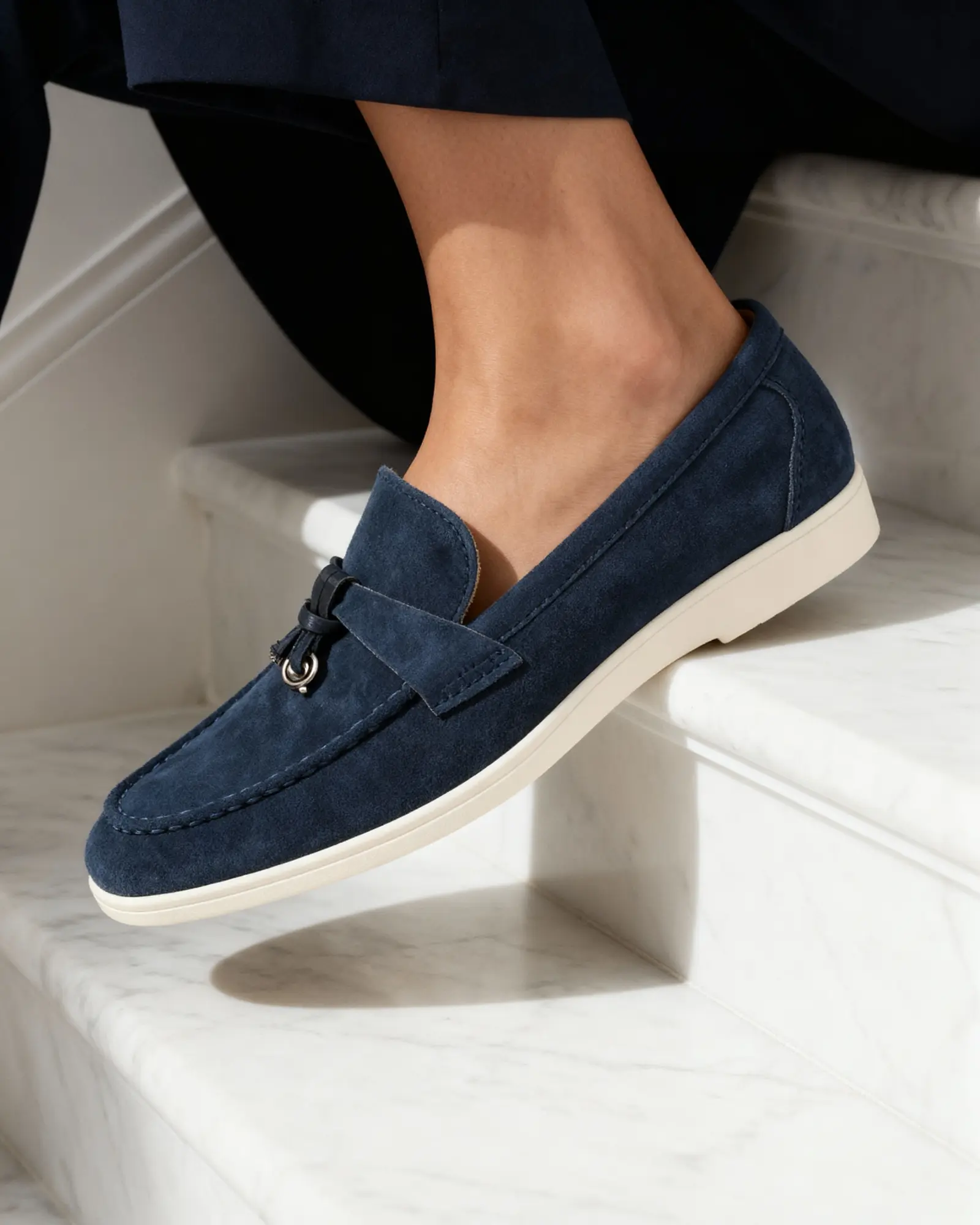Mokassins en daim beige Old Money pour femme, pointure EU 35, style élégant et confortable.