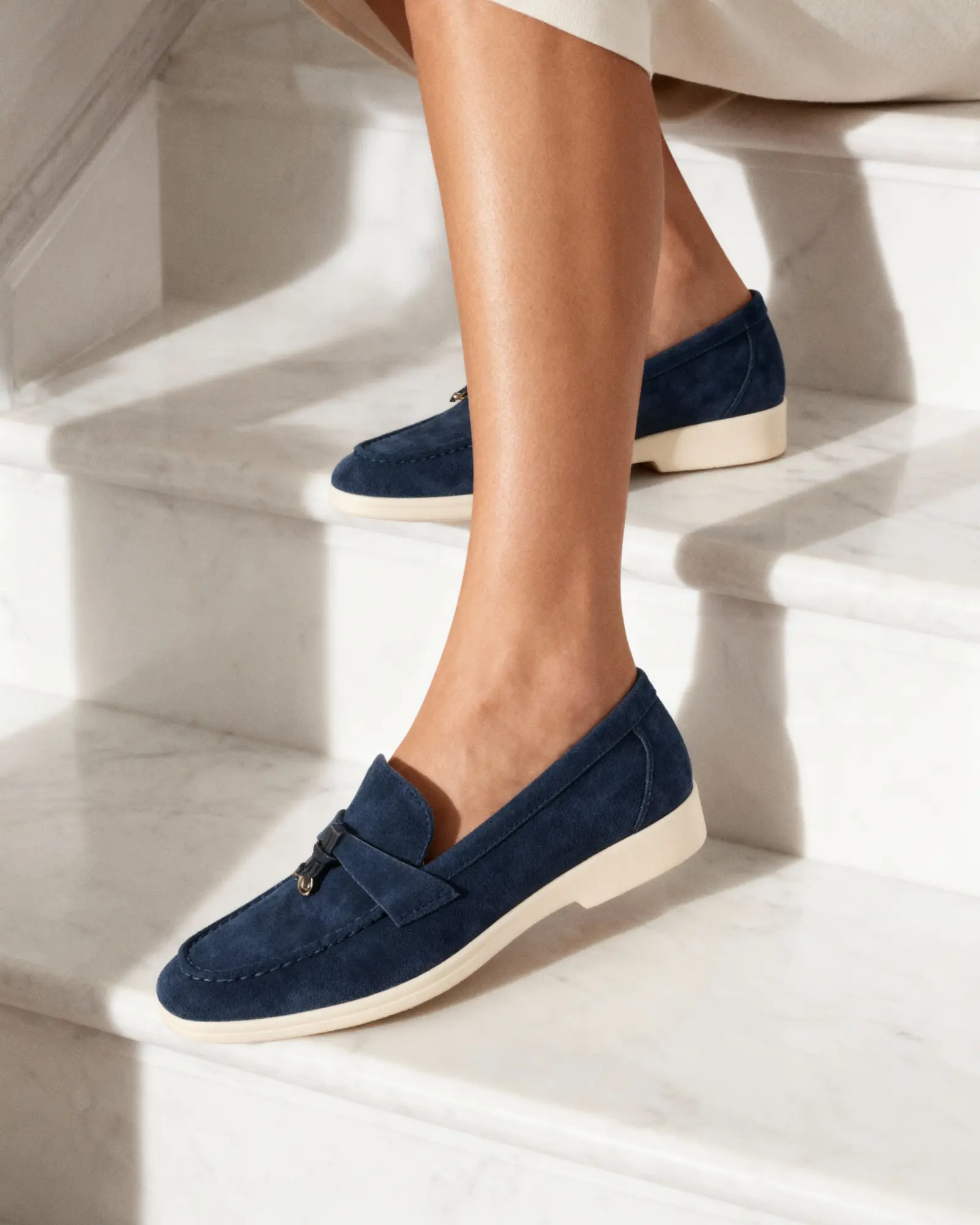 Mocassins en daim beige pour femme Old Money, pointure EU 35, style élégant et confortable pour femmes.