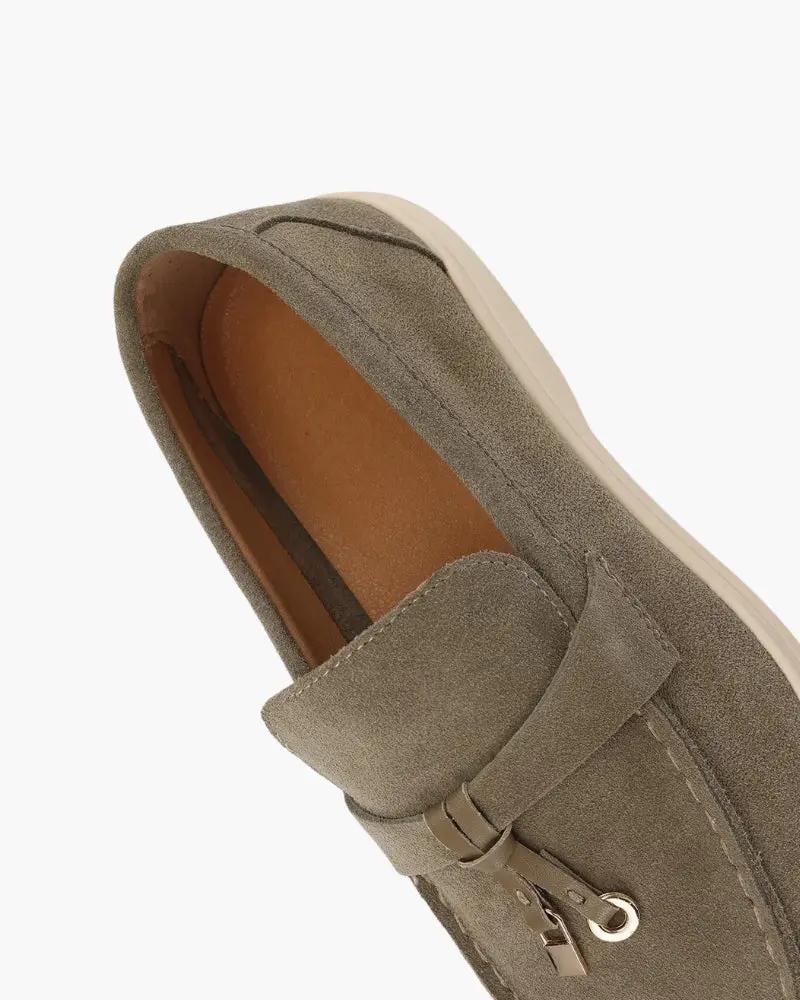 Chaussures mocassins en daim beige pour femme Old Money, pointure EU 35, style élégant et confortable.