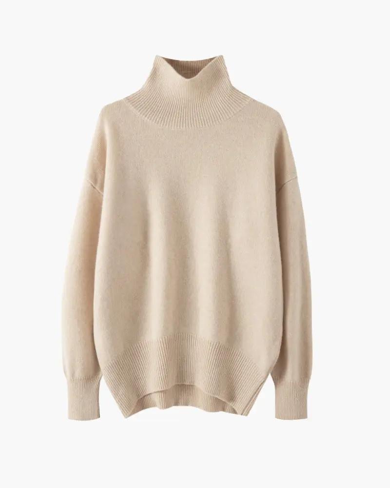 Pull beige pour femme Classy Lady Turtleneck de Old Money Women, col roulé élégant et confortable.