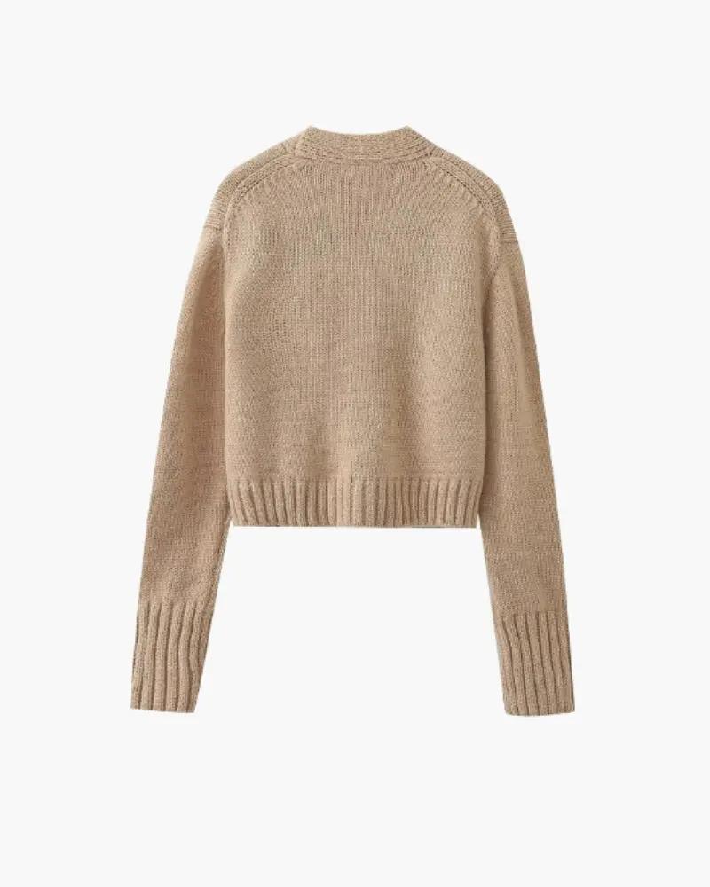 Cardigan en maille beige pour femmes Old Money avec poches, doux et confortable, idéal pour un look chic décontracté.