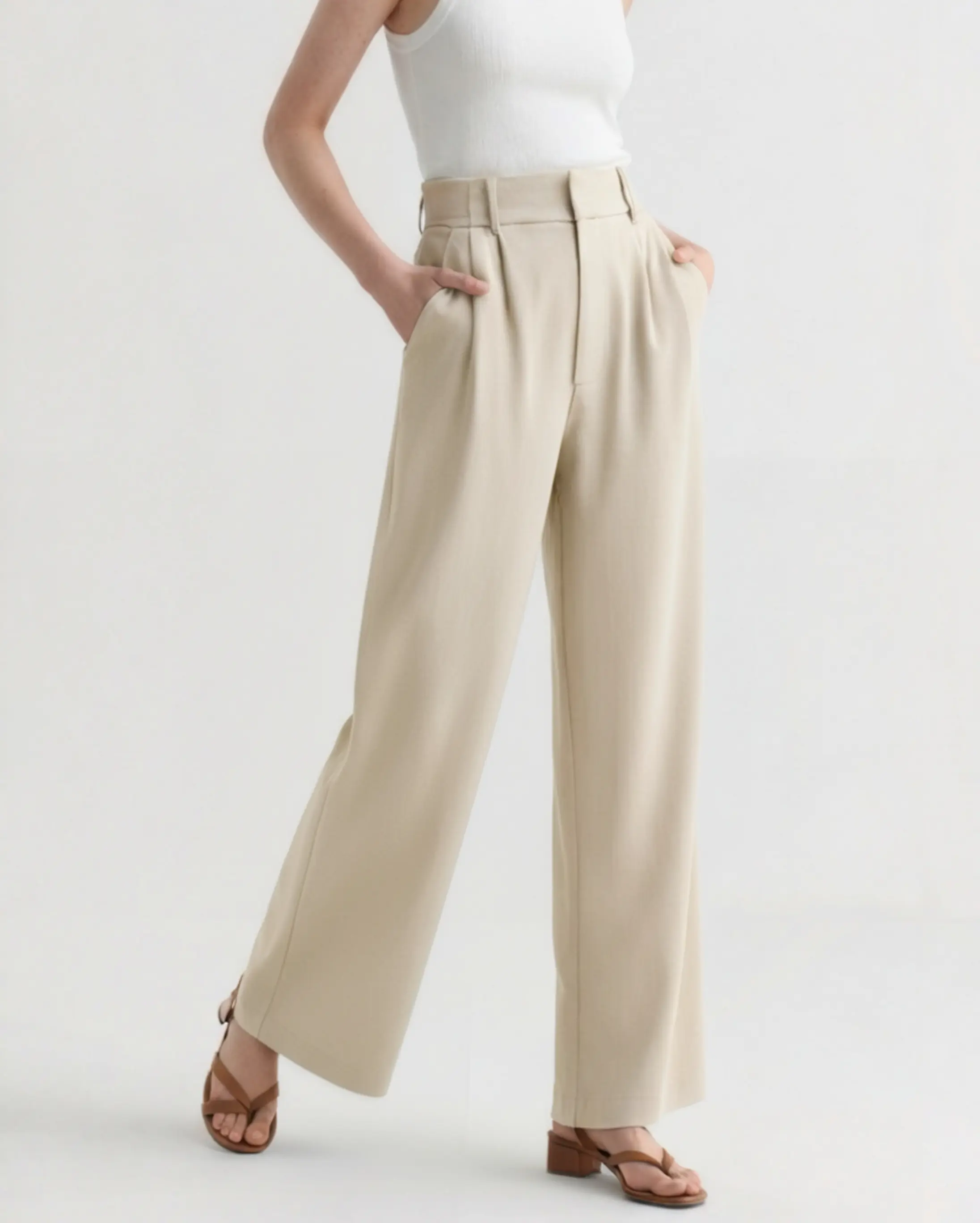 Pantalons larges beige Serena de Old Money Women, style élégant avec coupe fluide et taille haute, pour femme.
