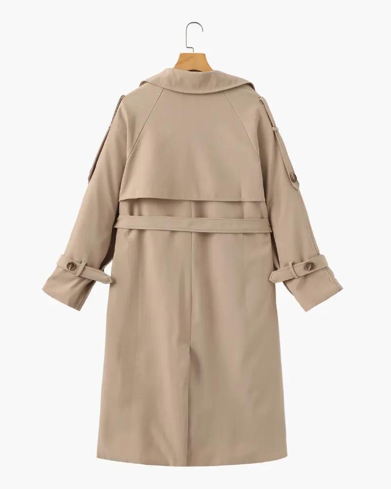 Manteau trench Heritage beige pour femme Old Money Women, coupe classique et élégante en tissu léger.