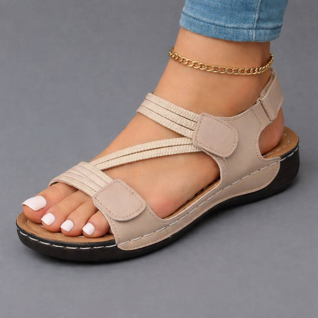 Sandales légères Agnes de Danoir Paris, confortables, avec semelle souple et bride en cuir naturel, vues de face.