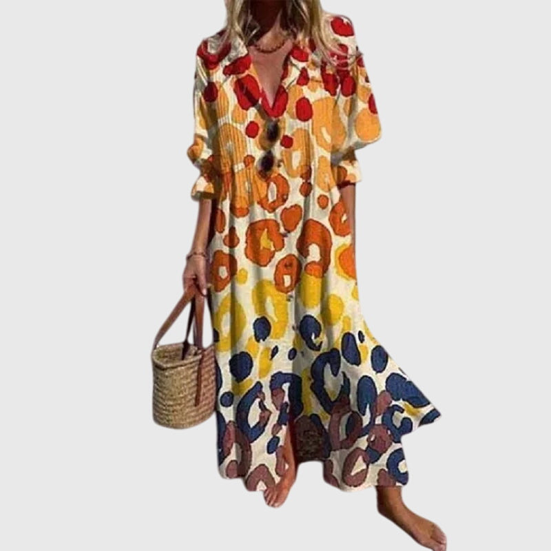 Robe bohème Zariah de Danoir Paris, tissu fluide avec motifs floraux, portée décontractée, sur mannequin blanc.