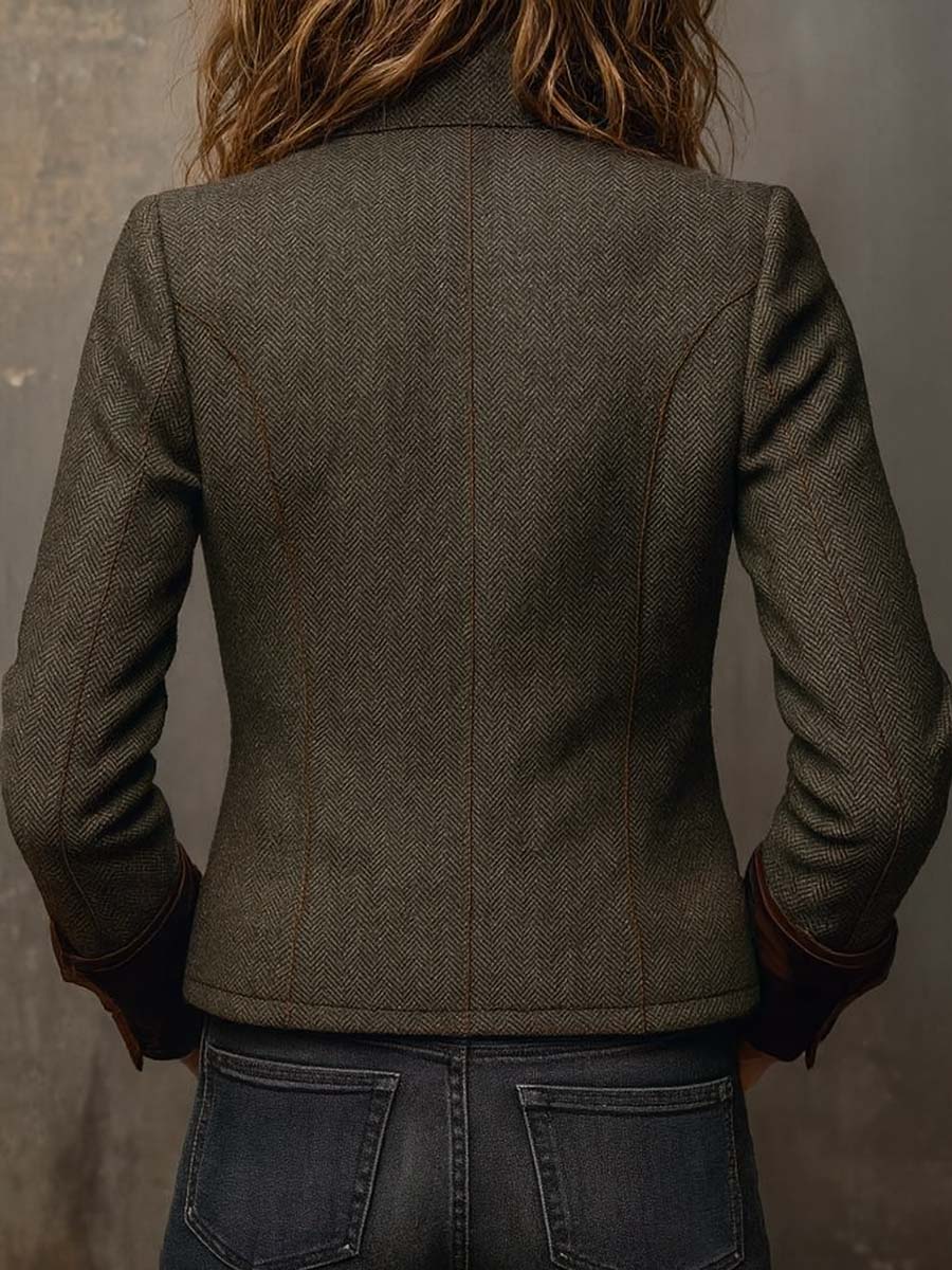 Blazer vintage Honorine de Danoir Paris avec motif chevrons, liserés contrastants, coupe élégante et détails raffinés.