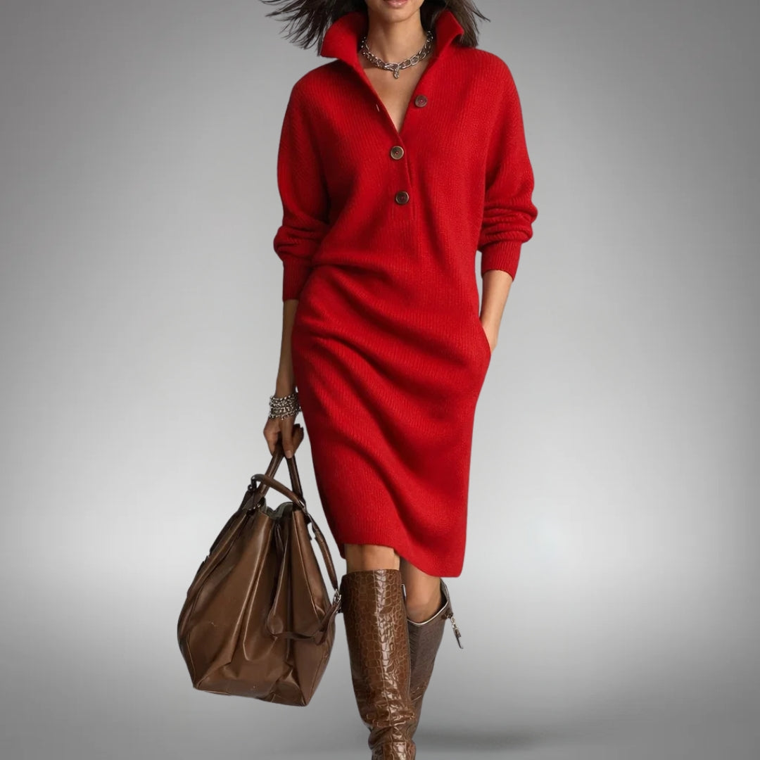 Robe sophistiquée Elyon de Danoir Paris, tissu élégant avec détails raffinés, portée debout sur mannequin.