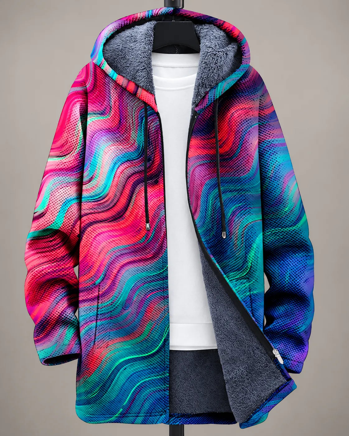 Veste à capuche Danoir Paris Serena avec motifs vagues vibrantes, tissu doux et coupe décontractée, vue de face.