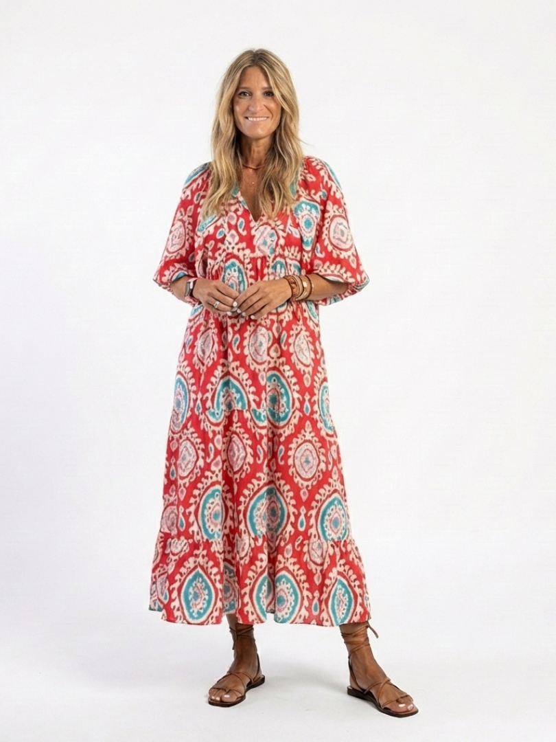 Robe midi à manches courtes Danoir Paris Zaria avec imprimé paisley coloré, décolleté en V, tissu léger et fluide.