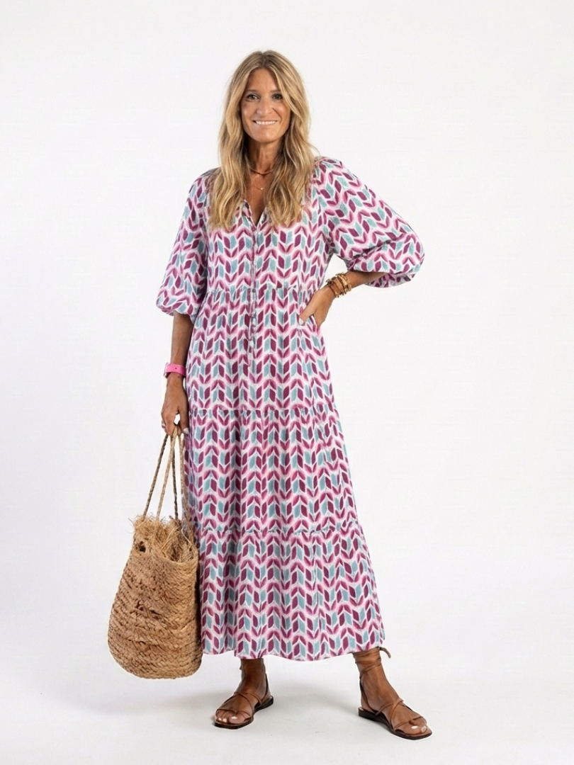 Robe midi à manches longues Danoir Paris Mireya avec motif géométrique, tissu fluide et style élégant.