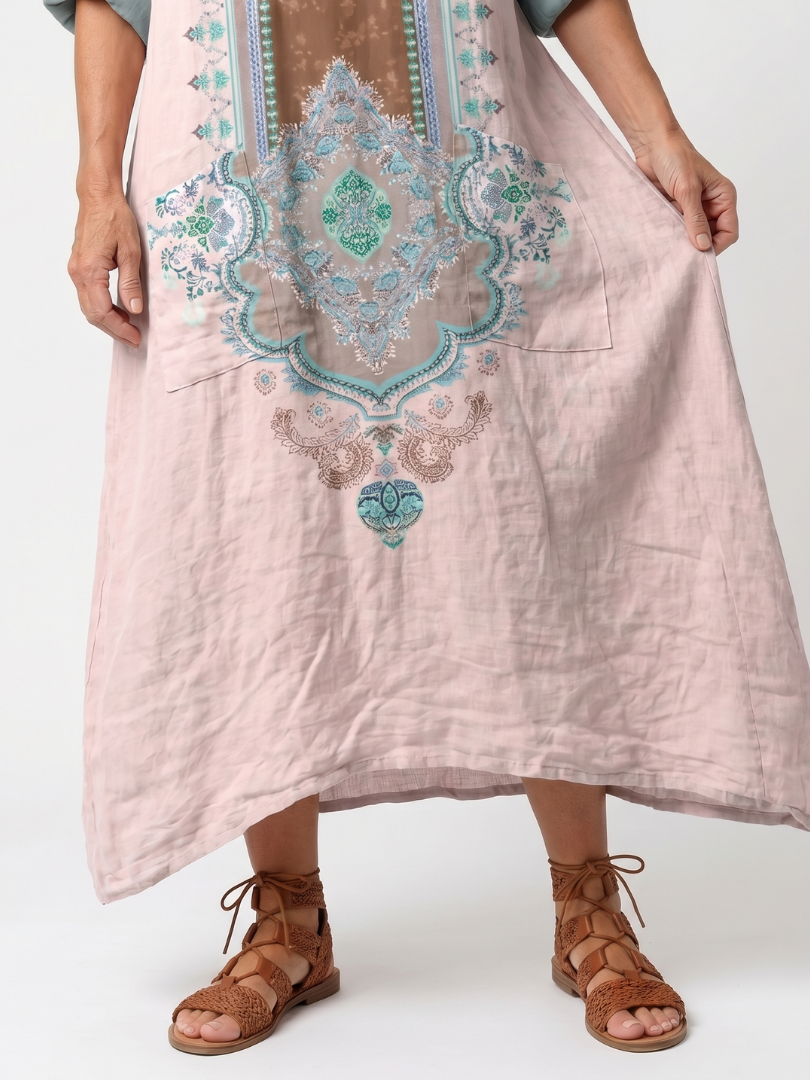 Robe midi décontractée Danoir Paris avec panneaux brodés et poches, tissu léger et style élégant.