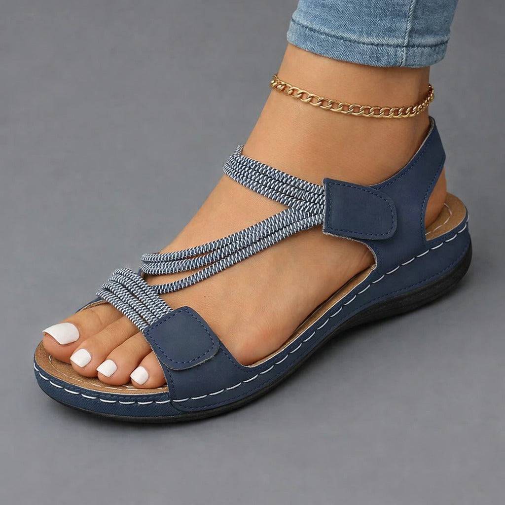 Sandales légères Agnes de Danoir Paris, confortables, en cuir beige avec semelle plate, parfaites pour l'été.