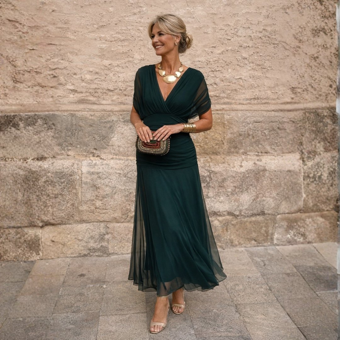 Robe longue femme Danoir Paris Mikaela à épaules dégagées, tissu fluide et élégante pour soirée ou occasion spéciale.