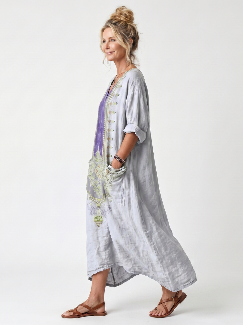 Robe midi oversize Danoir Paris Raina avec poches et panneau brodé contrastant, tissu fluide et style décontracté.