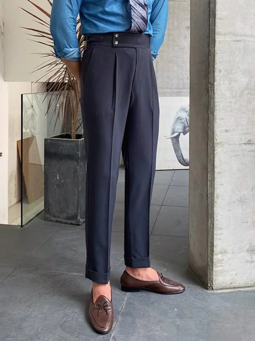 Pantalons vintage sartoriales Moritz de Danoir Paris, style élégant avec coupe classique en tissu beige.