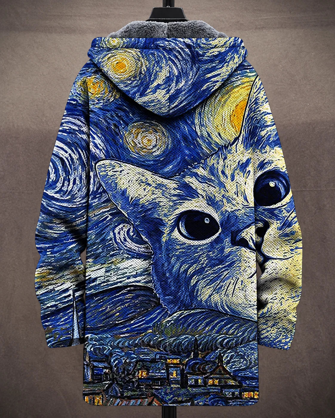 Veste à capuche Danoir Paris Eliana avec motifs de chats étoilés, tissu doux et design confortable visible sur l'image.