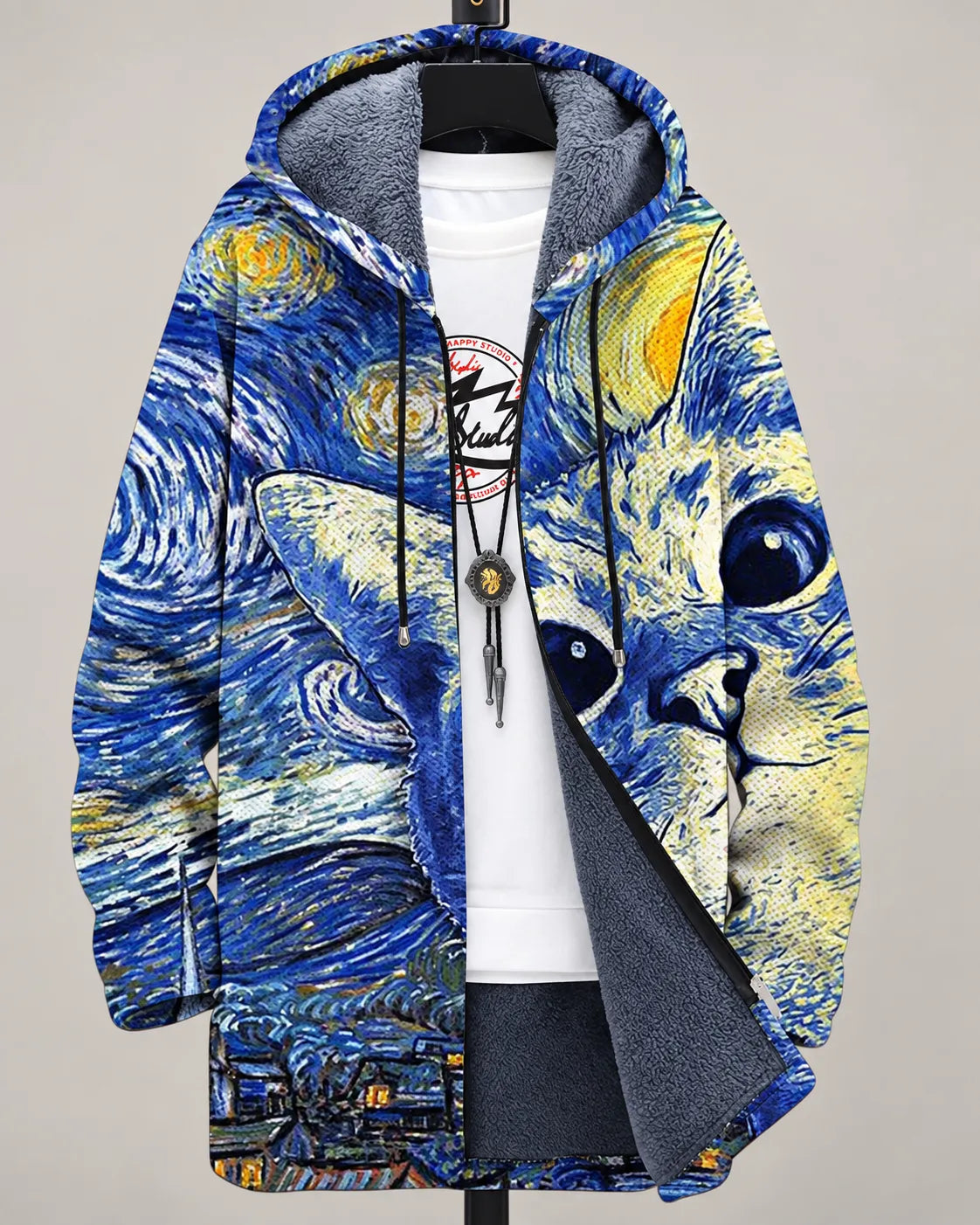 Veste à capuche Danoir Paris Art Océan Céleste avec motif marin bleu et blanc, en tissu léger, vue de face.